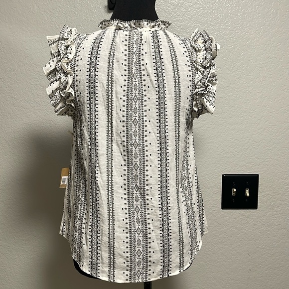 NWT E&M Black and White Print High Neck with Butterfly Sleeves SMALL - Picture 5 of 6